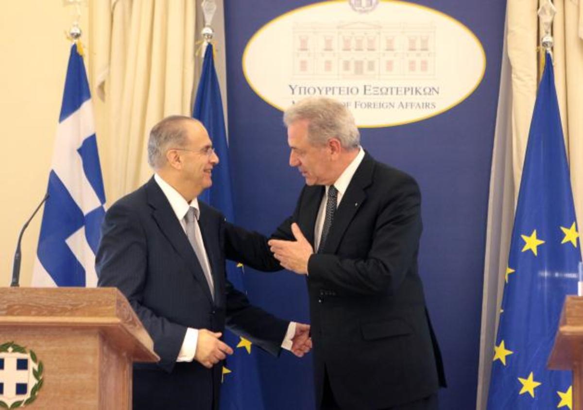 Ο Αβραμόπουλος συγκαλεί το Εθνικό Συμβούλιο Εξωτερικής Πολιτικής