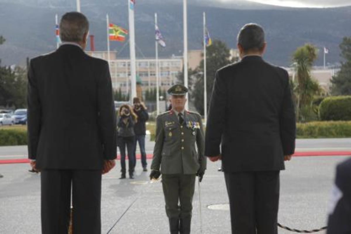 Η “βόμβα” των ειδικών μισθολογίων απειλεί τη κυβέρνηση – ΒΙΝΤΕΟ