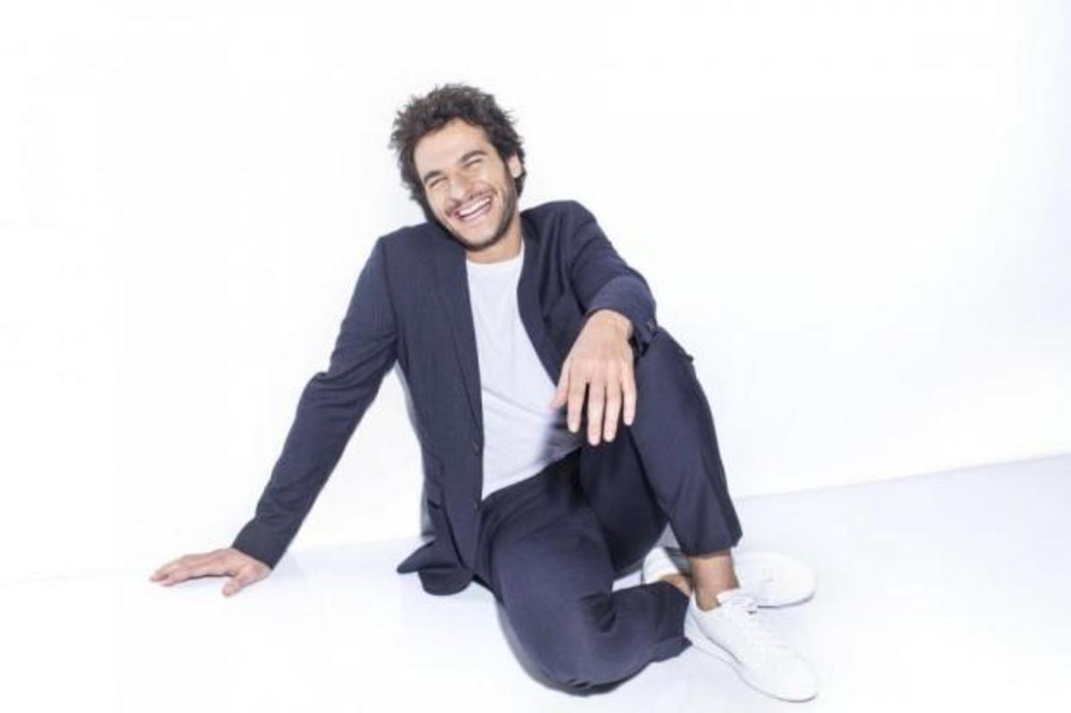 Ο Γάλλος εκπρόσωπος της Eurovision τραγουδάει ελληνικά!