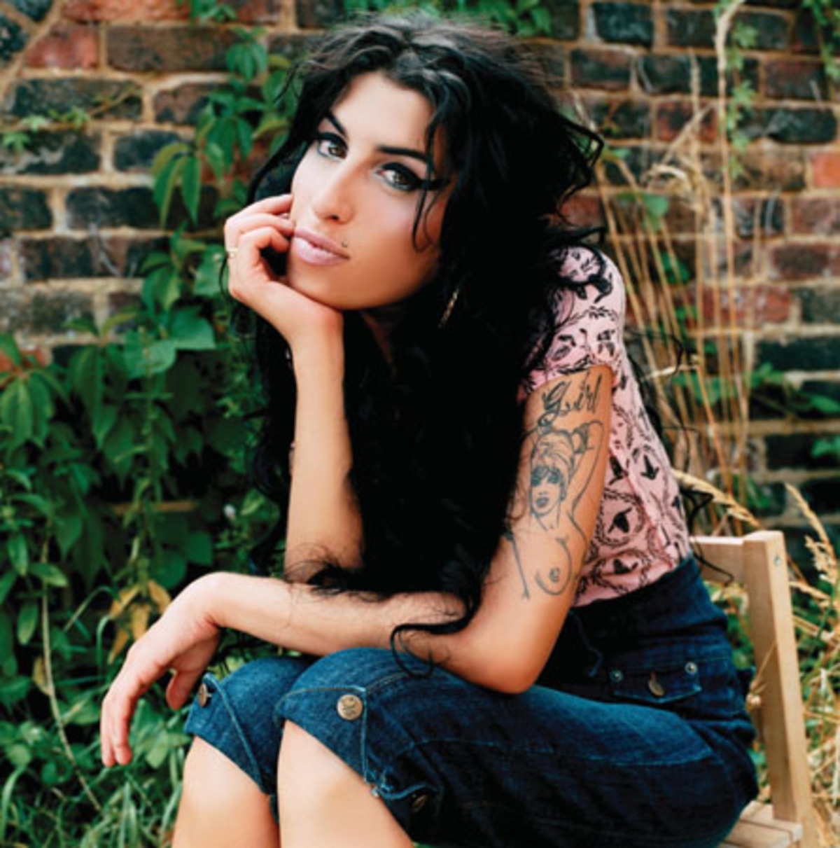 Η Winehouse κάνει πάρτυ με “βρυκόλακες”!