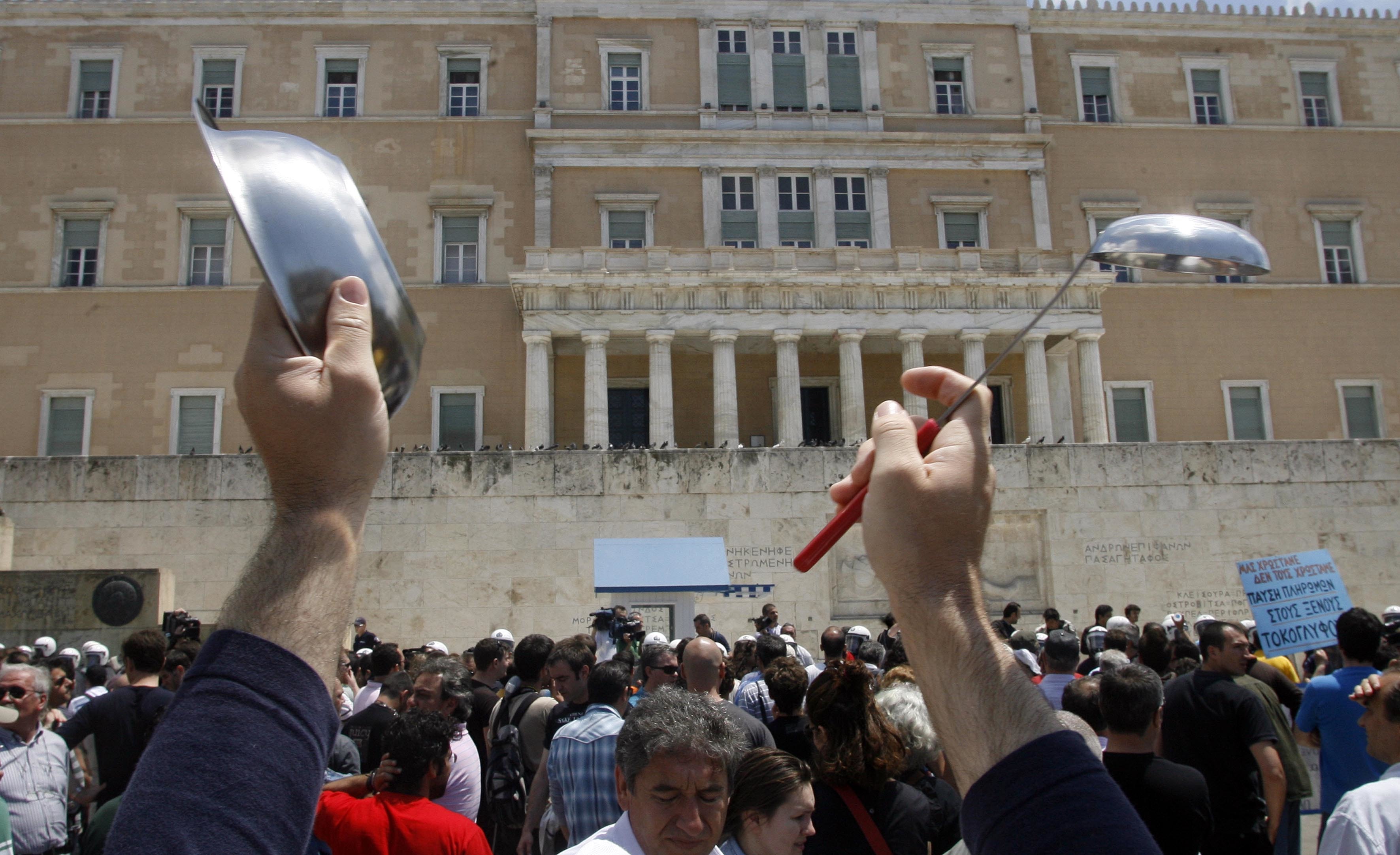 “Έκλεισε” το ασφαλιστικό – Ποιοί είναι οι μεγάλοι χαμένοι