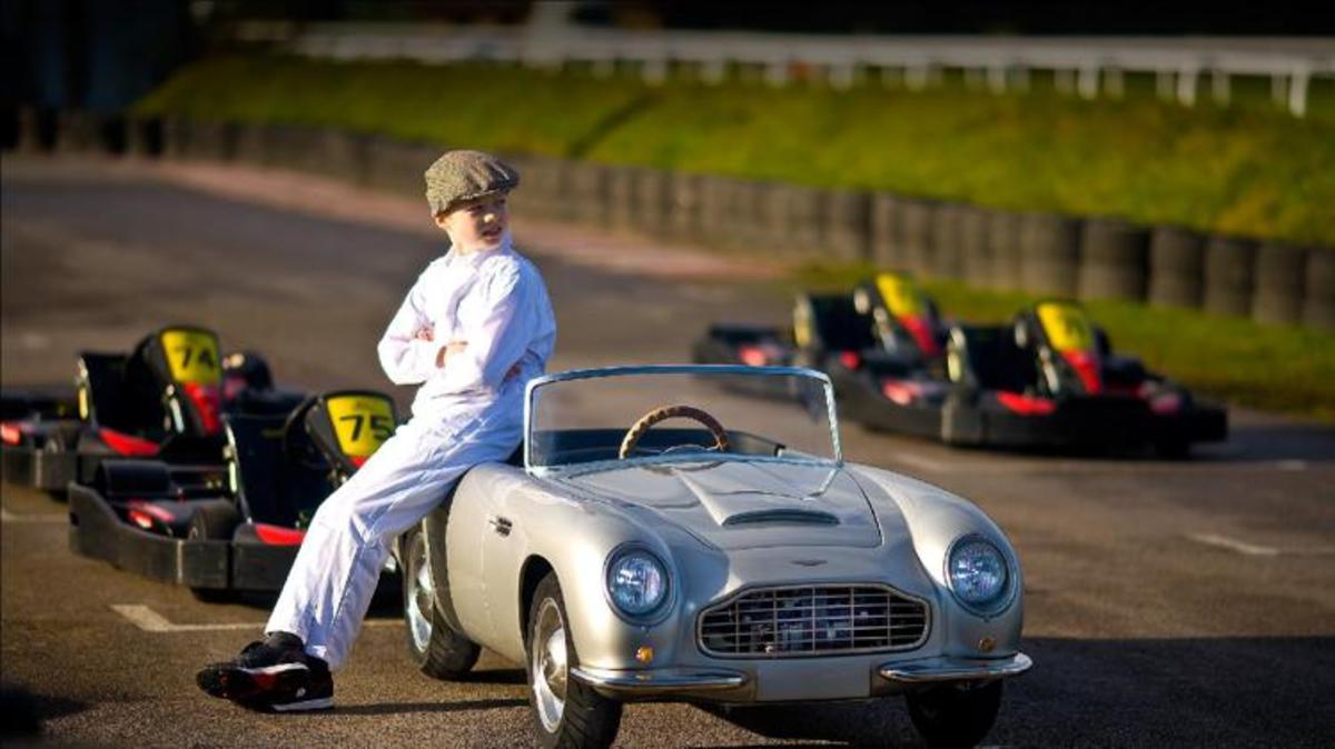 Μια Aston Martin για… λιλιπούτειους James Bond! (VIDEO)