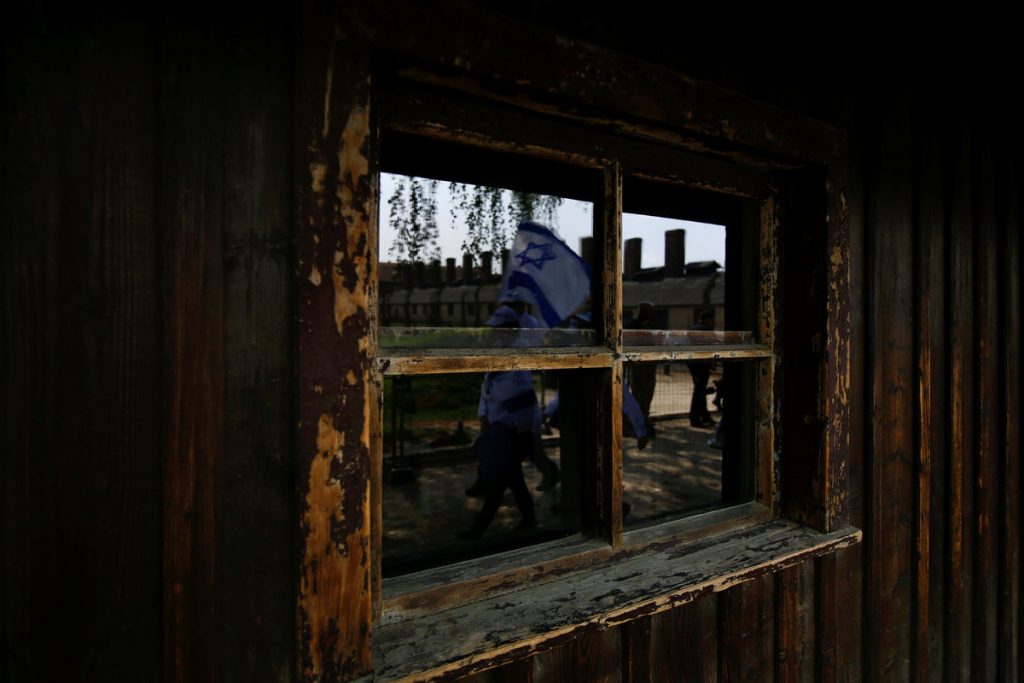 Ξεκινά η δίκη του τραυματιοφορέα του Άουσβιτς –  Κατηγορείται για συνέργεια σε φόνο χιλιάδων ανθρώπων