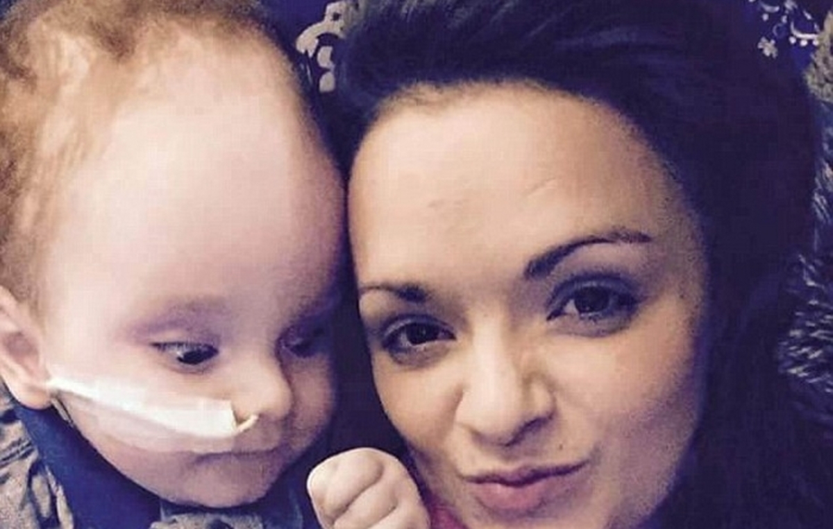 Συγκλονιστικό! Μωρό χωρίς εγκέφαλο λέει “μαμά” για πρώτη φορά