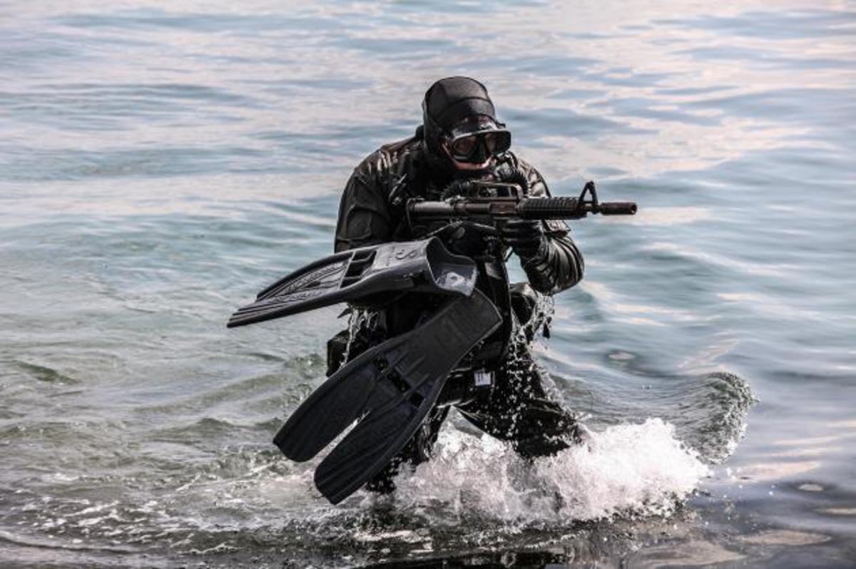 Στις Ειδικές Δυνάμεις ο Α/ΓΕΣ – Εντυπωσιακές φωτό από επίδειξη