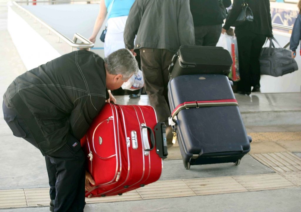 Ερευνα NewsIt: Η ακρίβεια και η ανεργία διώχνει τους ‘Ελληνες – “Η τελευταία μου Πρωτοχρονιά στην Ελλάδα”