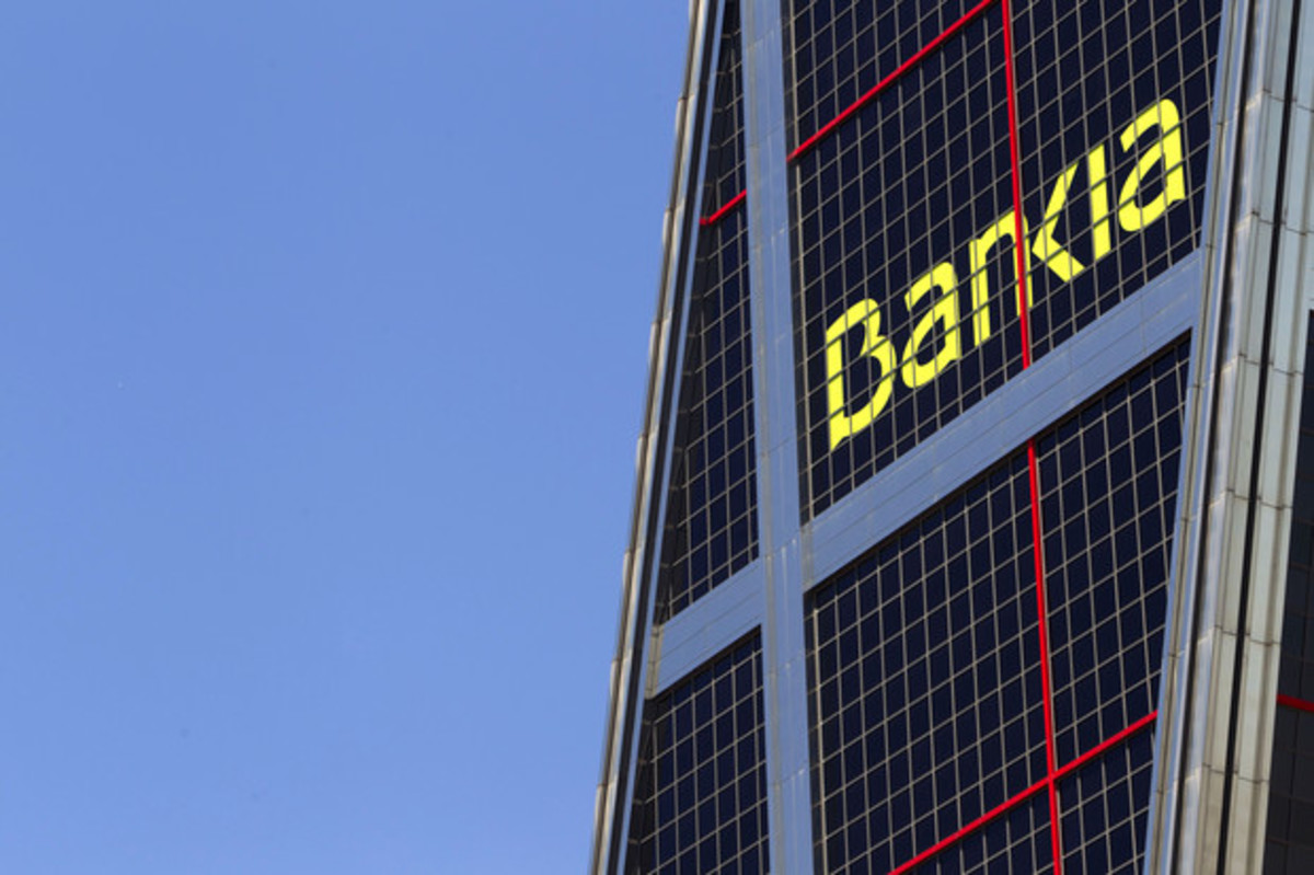 H Bankia καταργεί 6.000 θέσεις εργασίας
