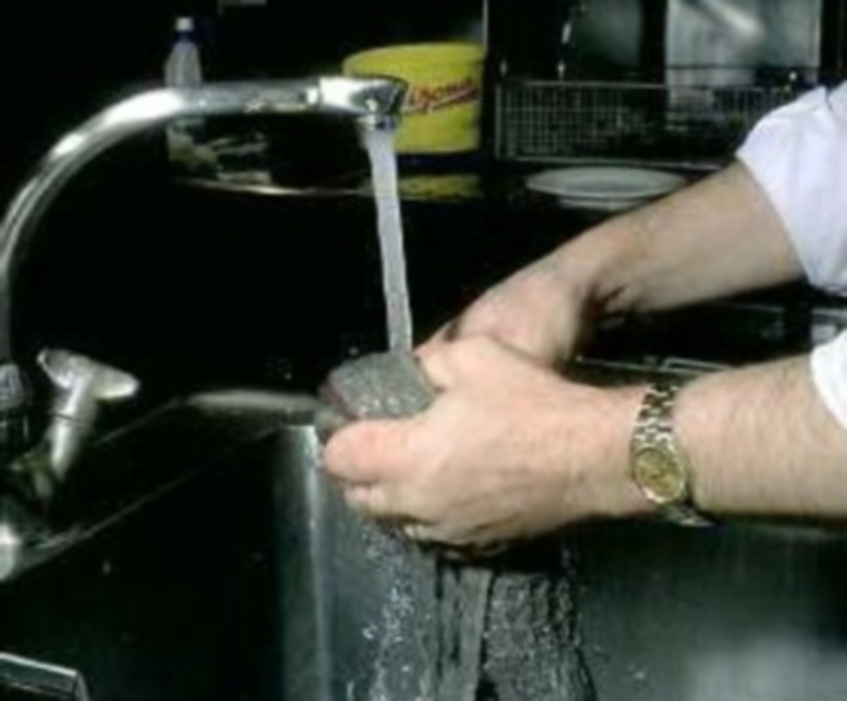 Πρόστιμα πάνω από 10 εκ. ευρώ για αδήλωτη εργασία