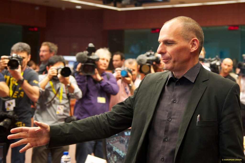 Eurogroup: Ποιός λέει την αλήθεια; Αποχώρησε οικειοθελώς ο Βαρουφάκης ή τον έδιωξαν
