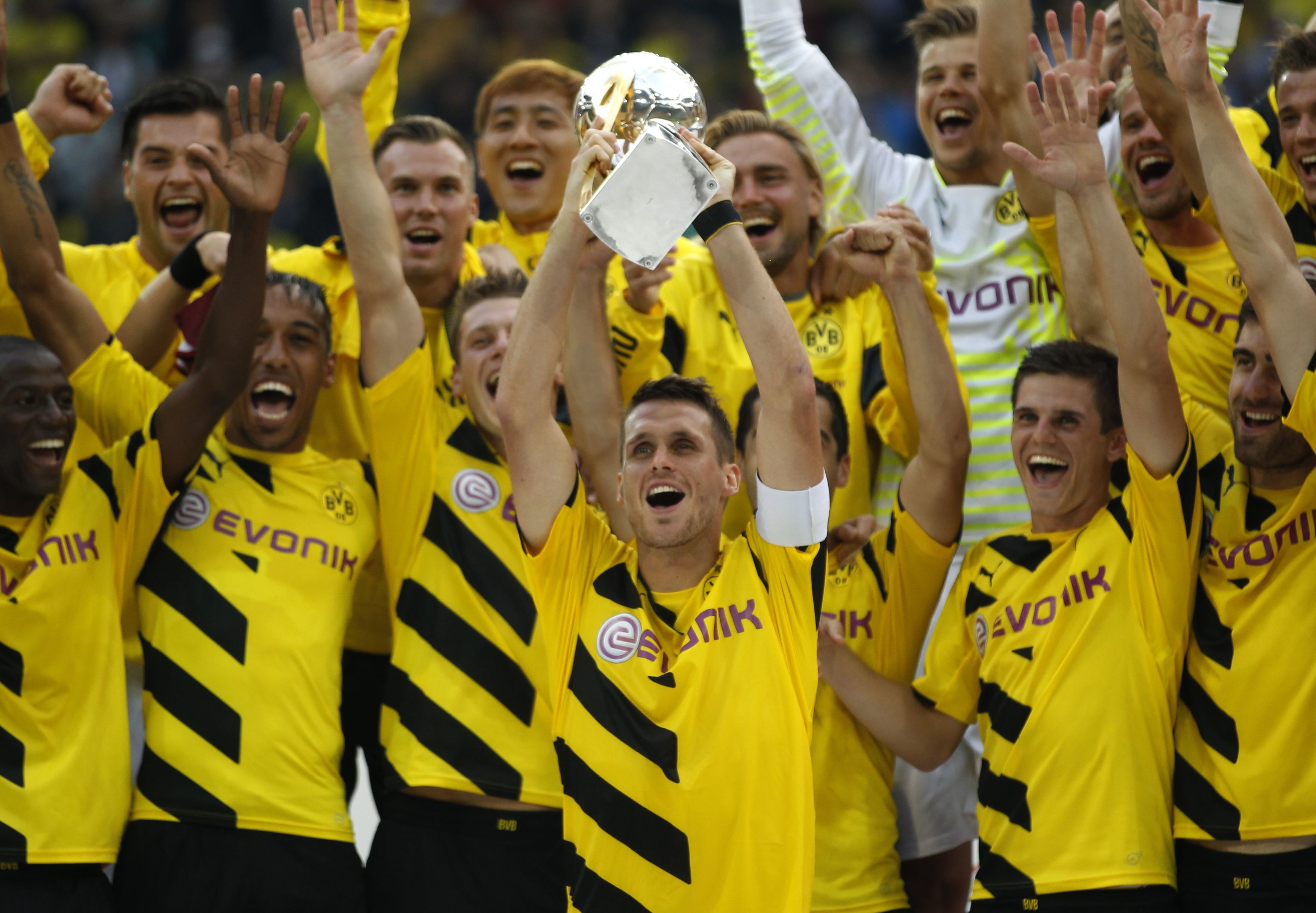 Νίκησε εύκολα την Μπάγερν και κατέκτησε το Supercup η Ντόρτμουντ (VIDEOS)