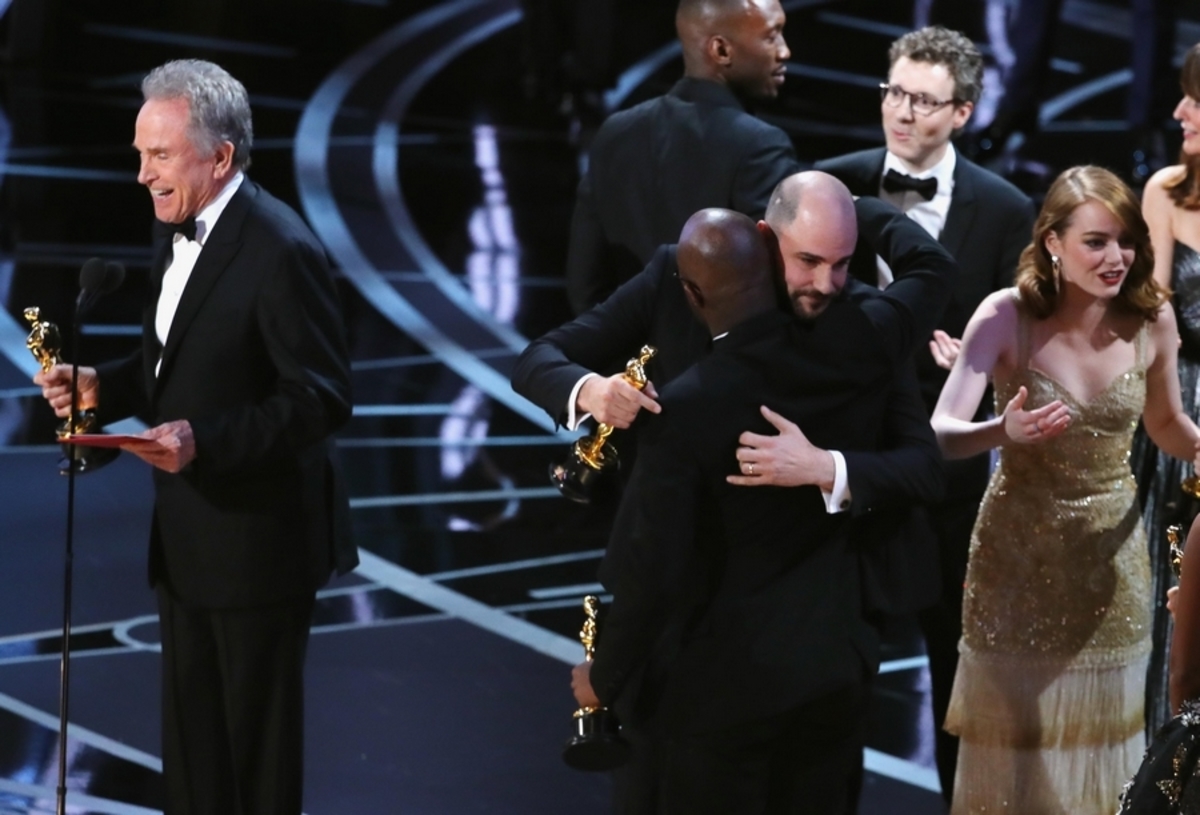 Oscars 2017: Καρέ καρέ η αμήχανη στιγμή και το μεγάλο λάθος [pics, vids]