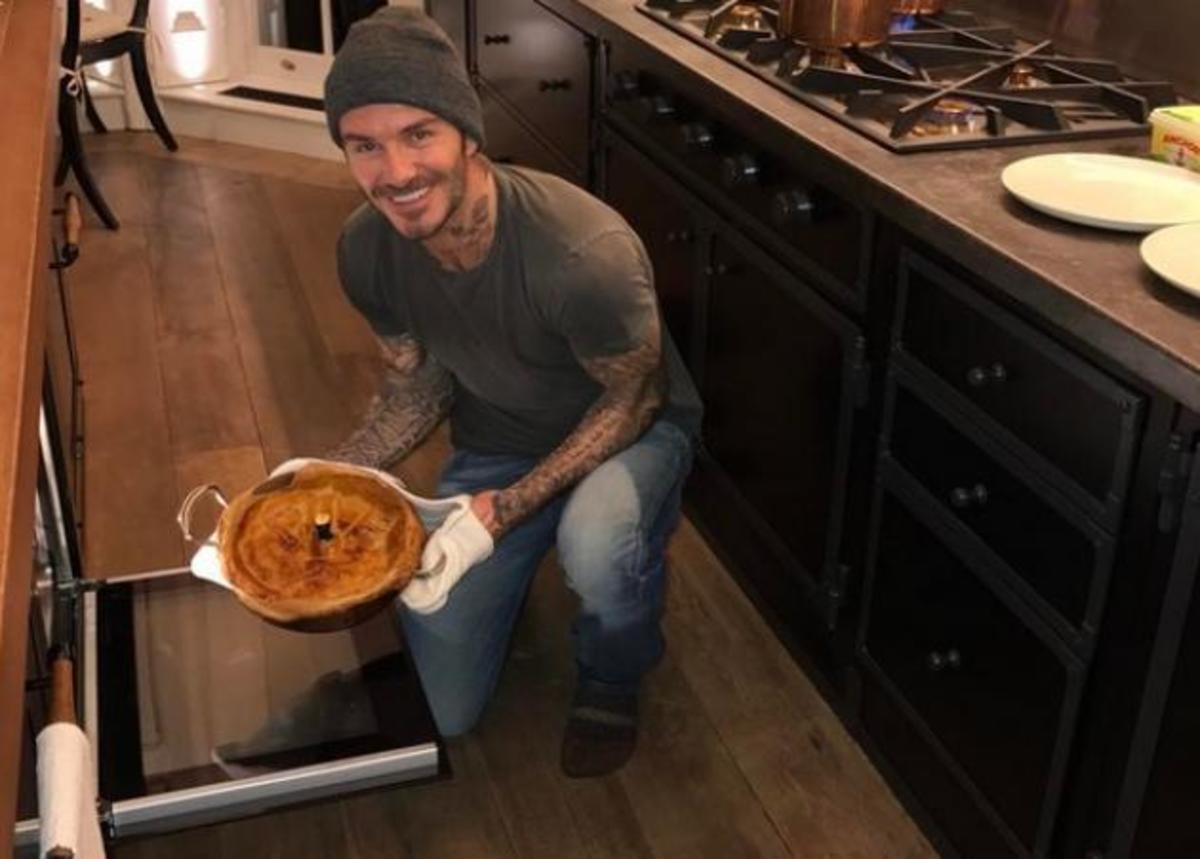 David Beckham: Όταν μπαίνει στην κουζίνα για τα παιδιά του! [vid]