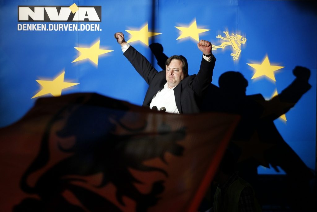 Το κόμμα Ν-VΑ (Νέα Φλαμανδική Συμμαχία) του 39χρονου Μπαρτ ντε Βέβερ είναι ο νικήτης των εκλογών στο Βέγλιο. ΦΩΤΟ REUTERS