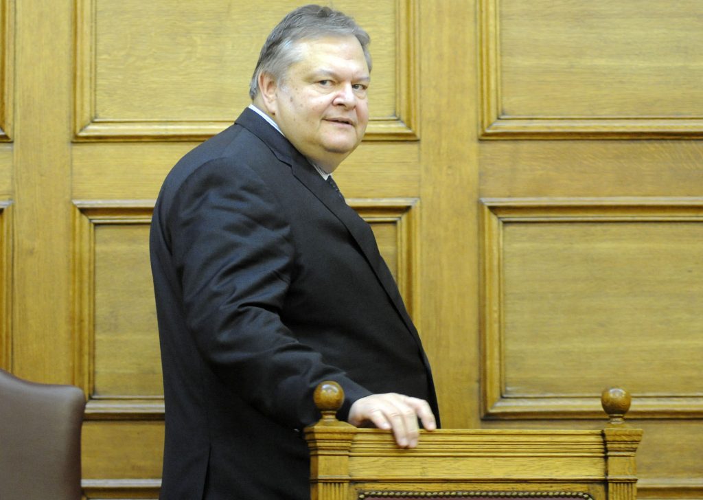 Μαλλιά κουβάρια έγιναν στο ΠΑΣΟΚ – “Τα άκουσε” ο Βενιζέλος στην Κ.Ο. – «Όλοι είστε εναντίον μου»