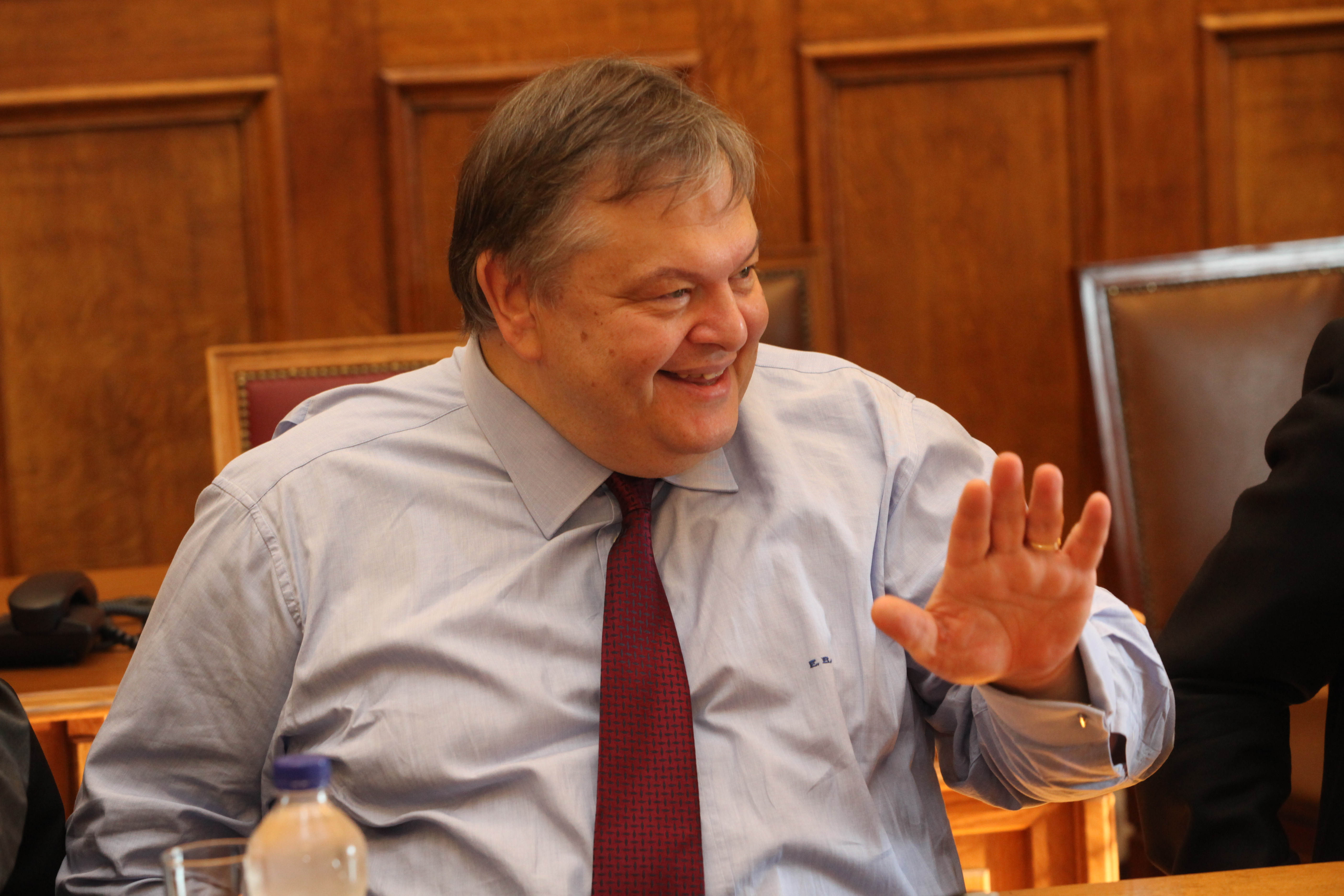 Βενιζέλος : Ο υπουργός που βάζει χέρι στις καταθέσεις