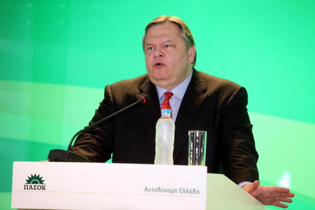 ΠΑΣΟΚ: Πρόταση 8 σημείων για κυβέρνηση εθνικής συνευθύνης