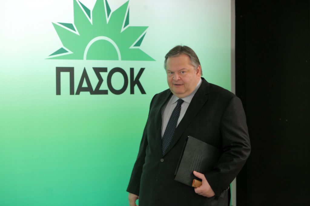 Το ΠΑΣΟΚ απειλεί για το φορολογικό – Οι πέντε προτάσεις