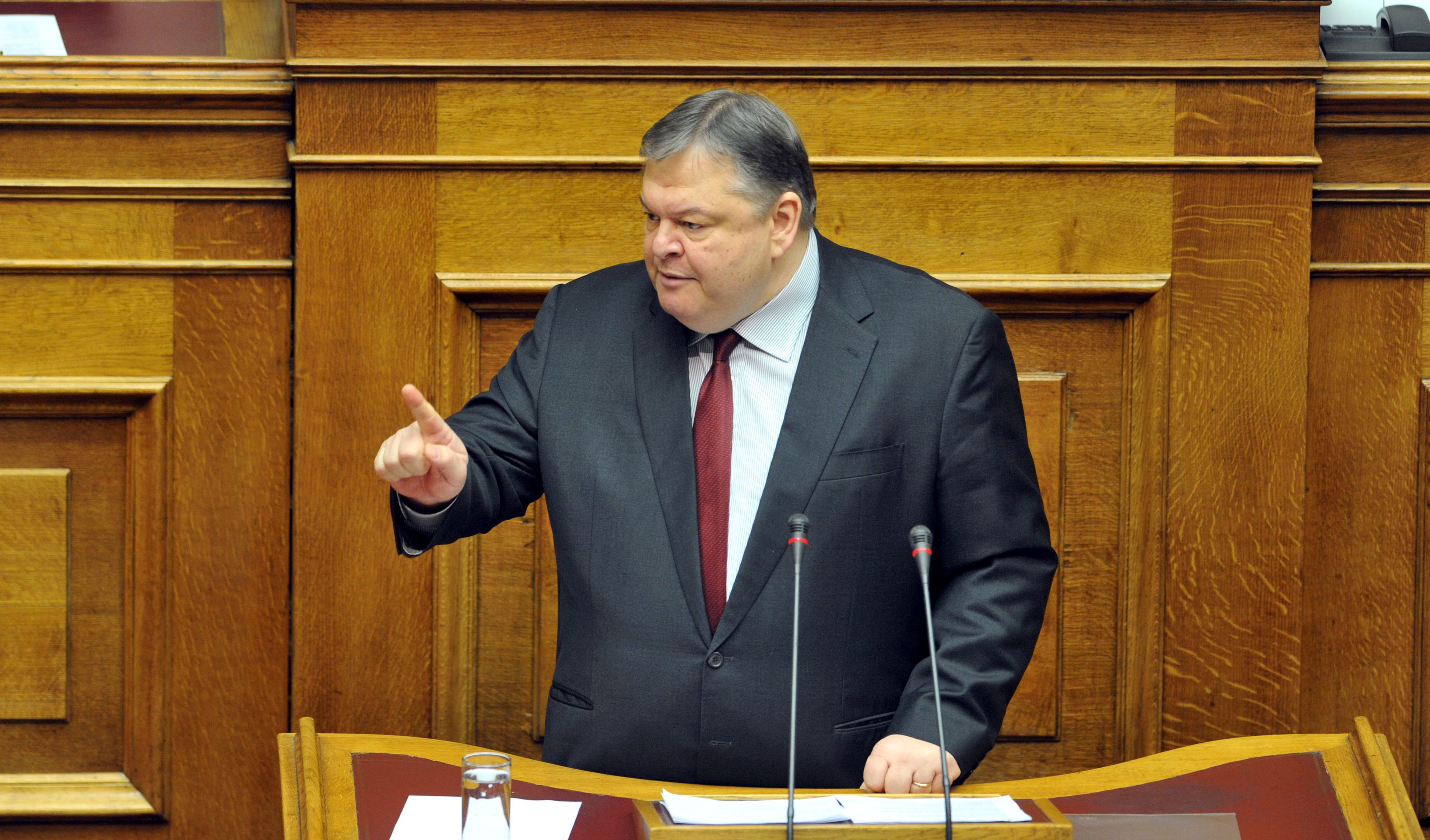 Βενιζέλος: Ο Τσίπρας φαντασιώνεται πως είναι και Γκρίλο και Τσάβες
