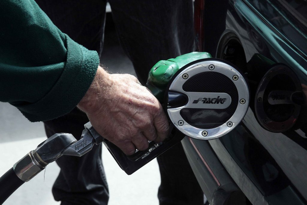 Με ρόπαλα λήστεψαν βενζινάδικο