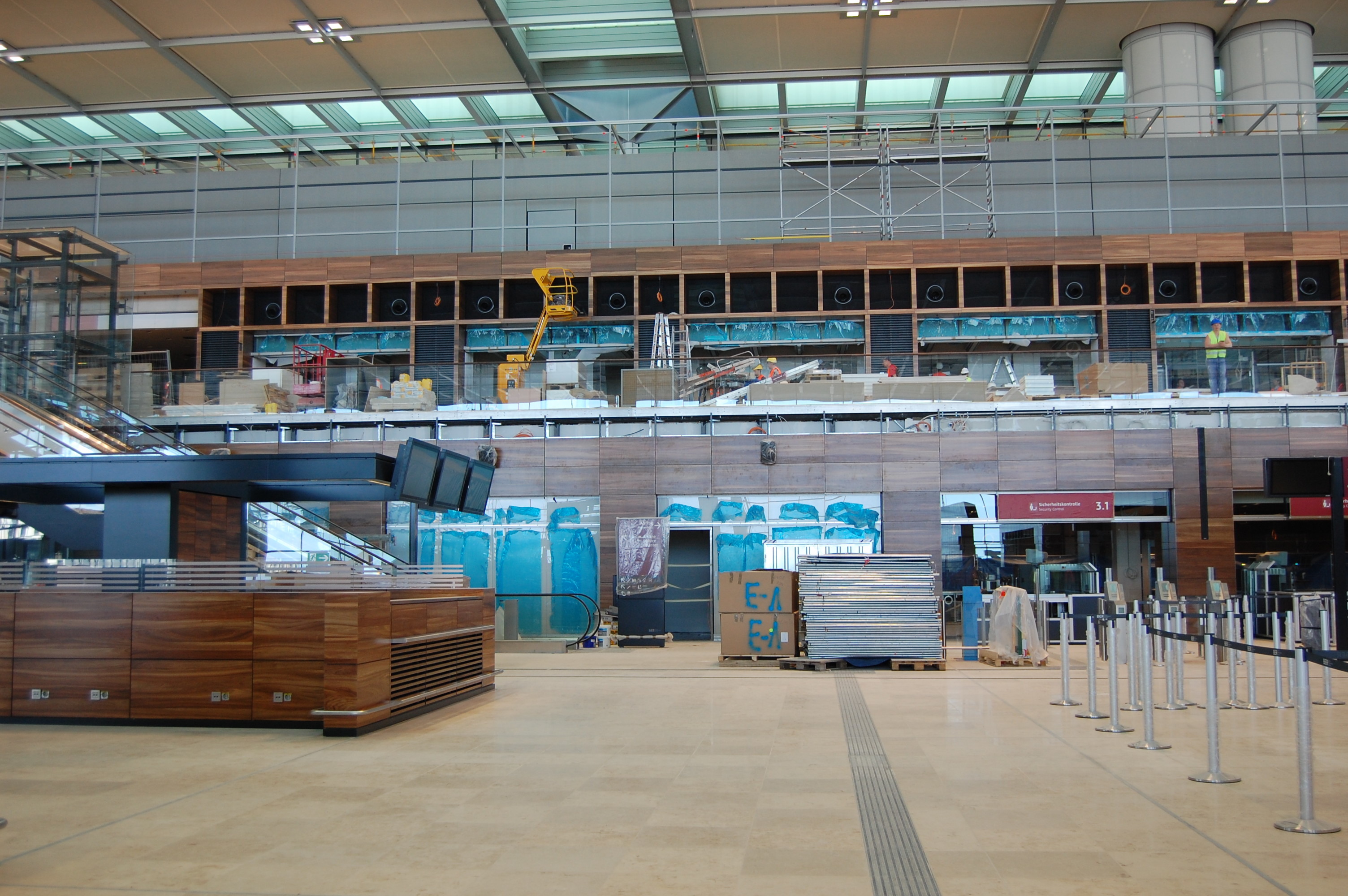 Αναβλήθηκαν και πάλι τα εγκαίνια του νέου αεροδρομίου του Βερολίνου