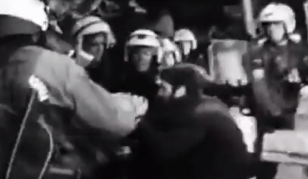 Ντοκουμέντο συμπεριφοράς των ΜΑΤ