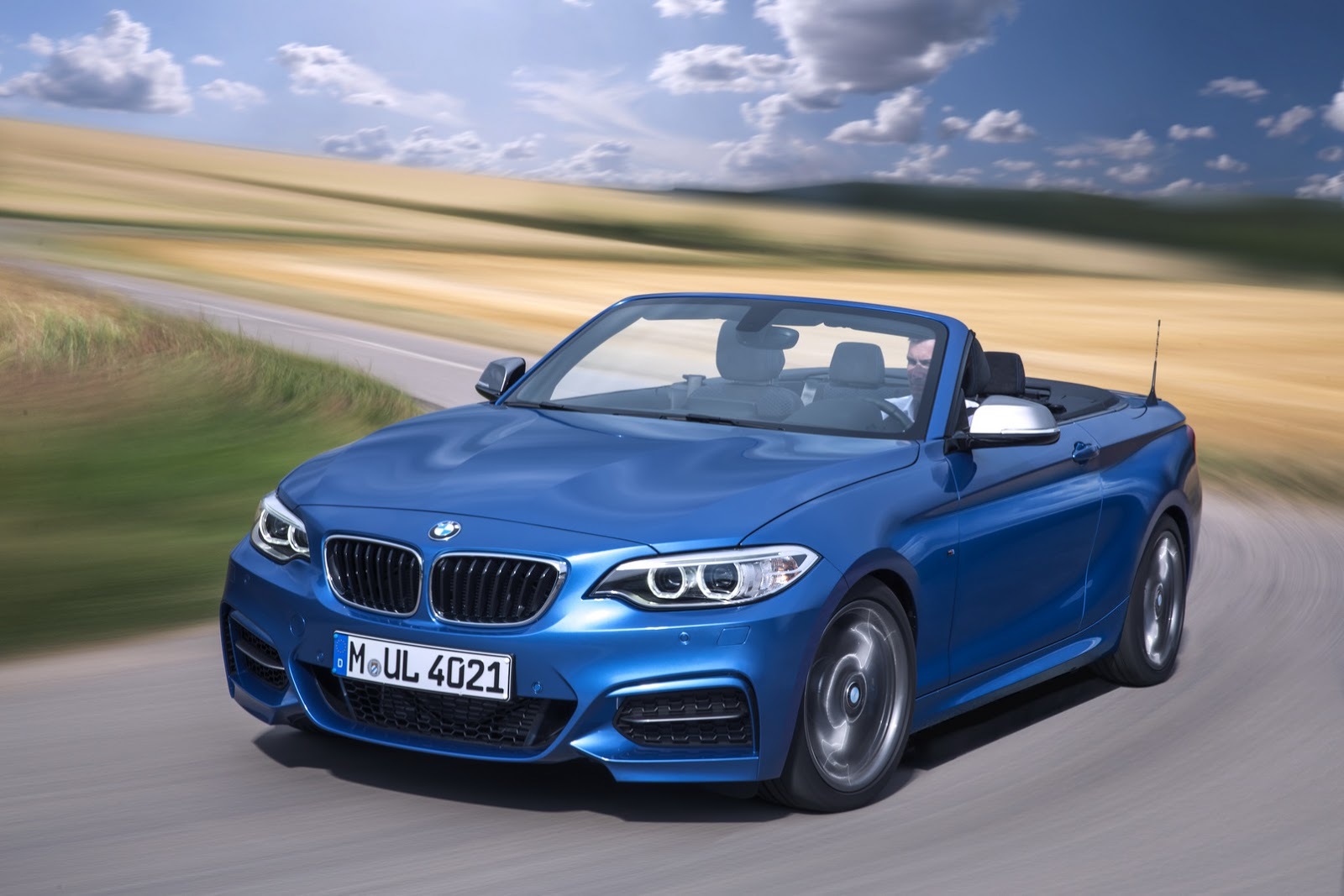 Παρουσιάστηκε η νέα BMW 2 Series Convertible