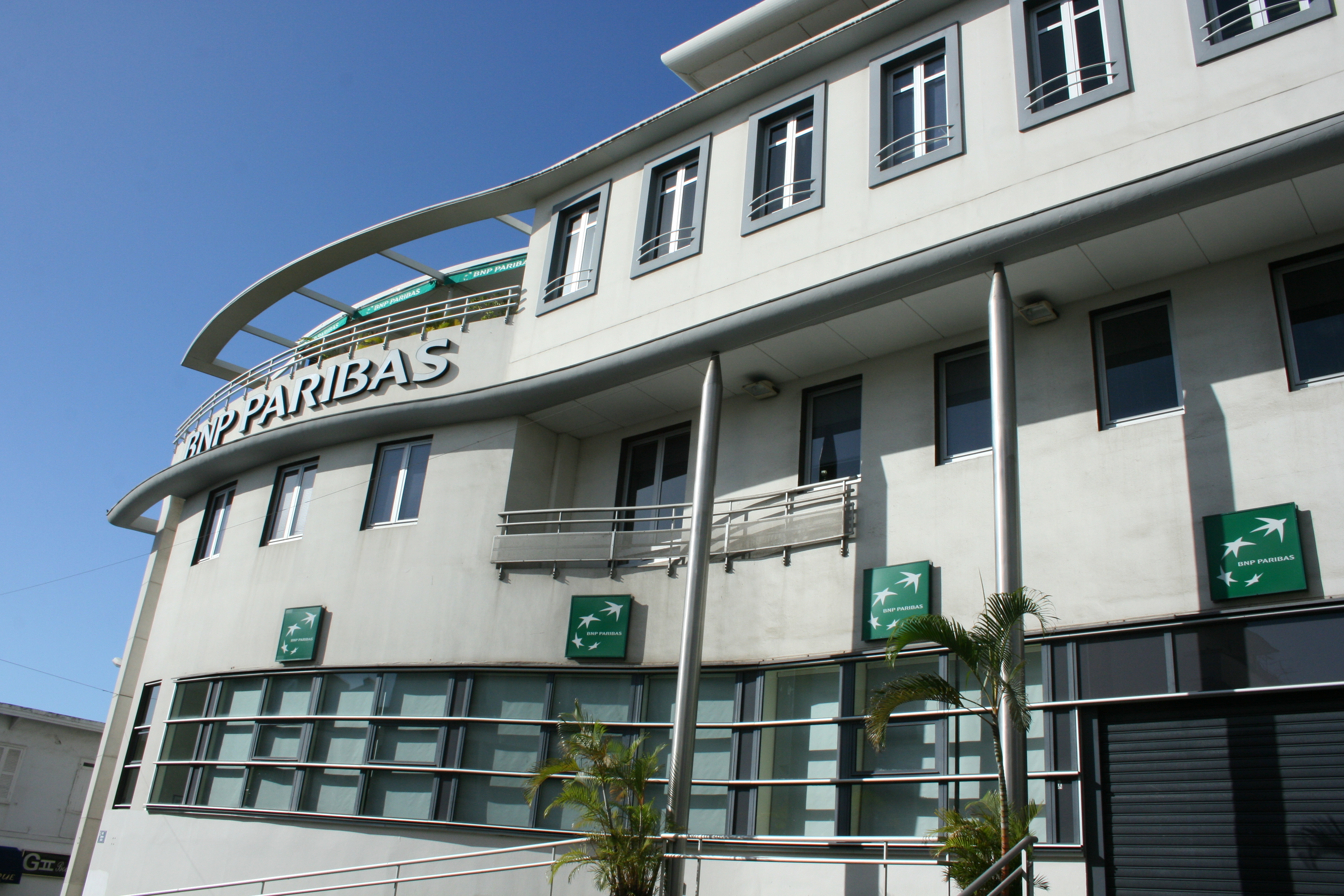 BNP Paribas: Ανάπτυξη στην Ελλάδα από το 2014 – Απαραίτητη νέα βοήθεια