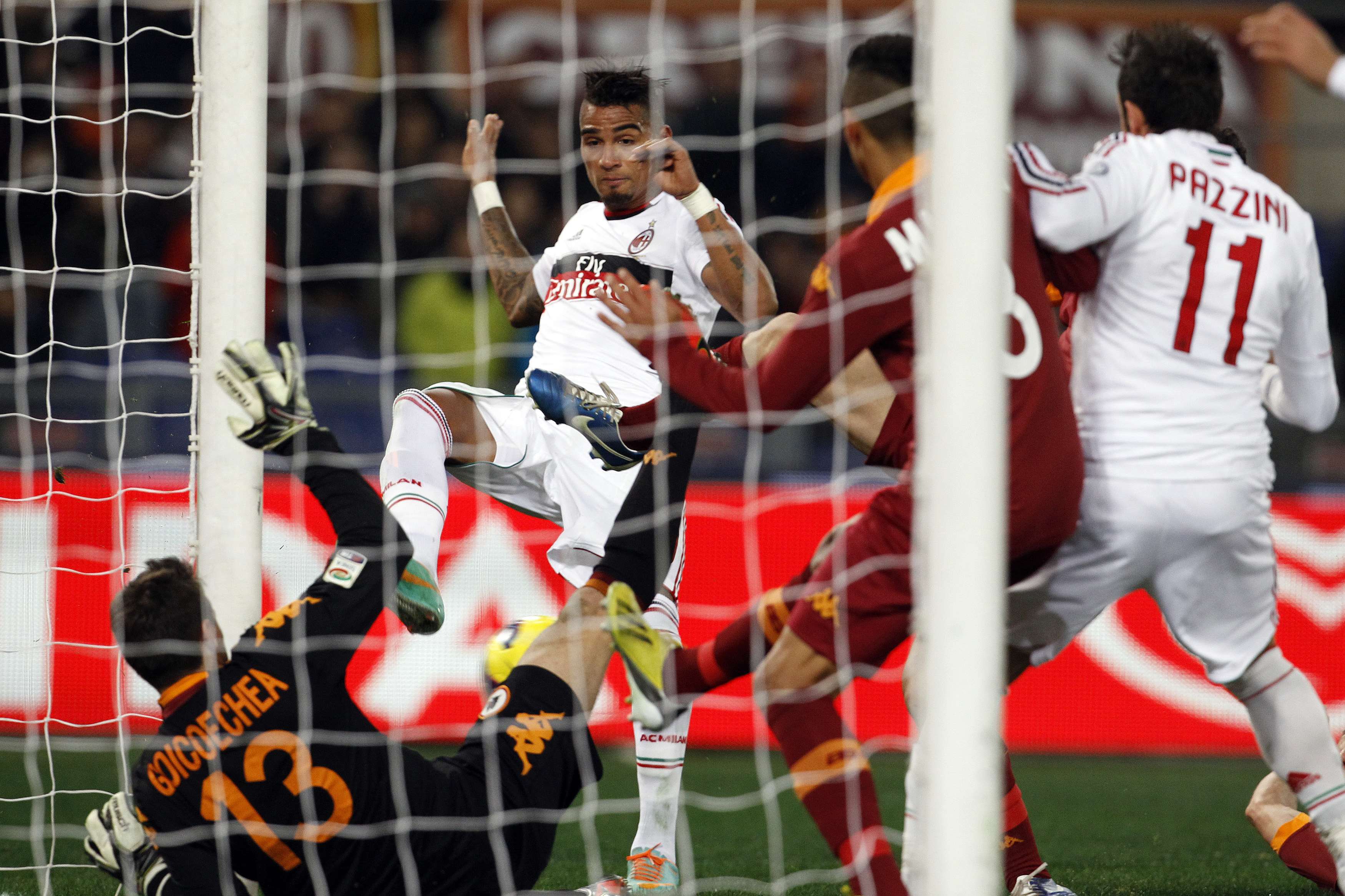 Διακόπηκε φιλικό της Μίλαν λόγω ρατσιστικών συνθημάτων στον Μπόατενγκ(VIDEO)