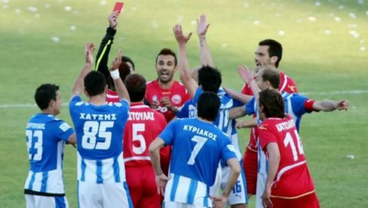 4 αποβολές, 2 πέναλτι και… μοιρασιά στο ντέρμπι του Βόλου