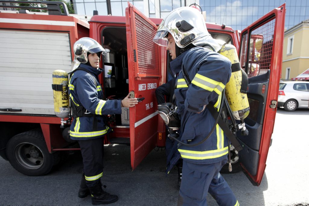 Μεγάλη φωτιά στον Βοτανικό – Επιχειρούν ισχυρές δυνάμεις της Πυροσβεστικής