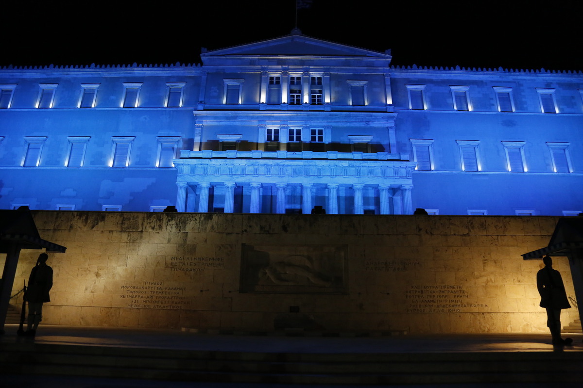 Αποτελέσματα εκλογών 2015: Πόσες έδρες λαμβάνουν τα κόμματα