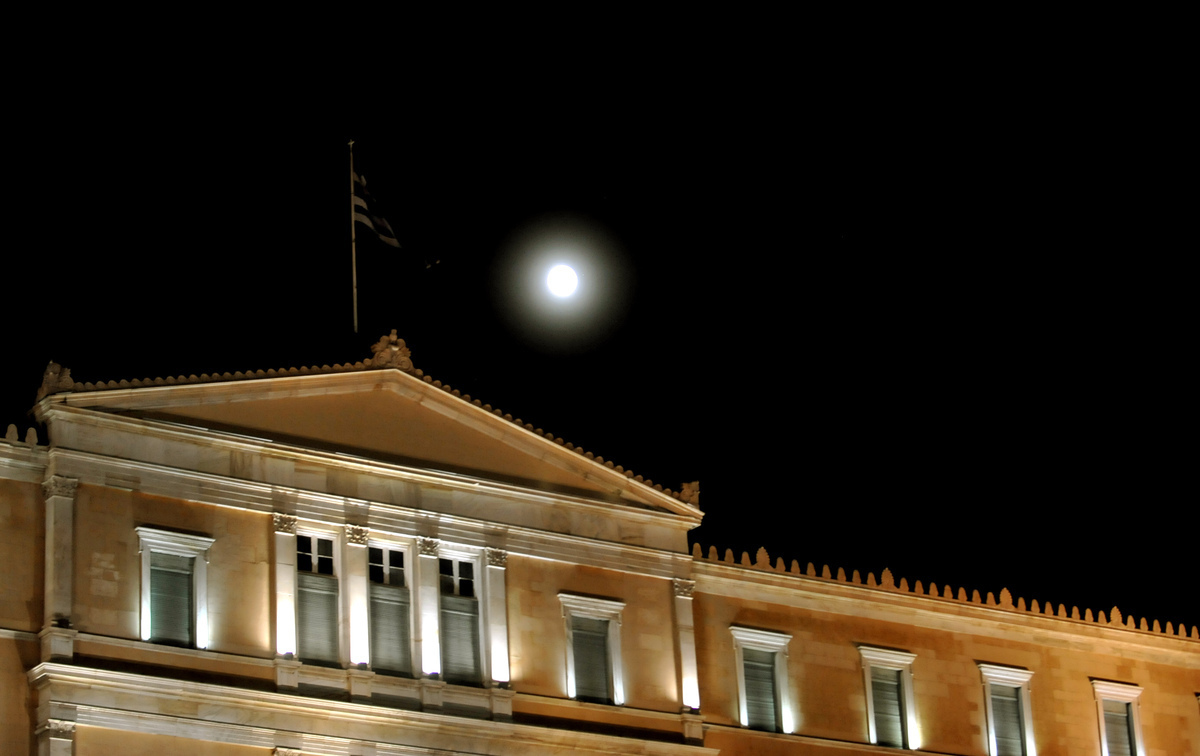 Βουλή Live: Υπερψηφίστηκαν τα προαπαιτούμενα με πληγωμένη την κυβέρνηση – 153 πλέον βουλευτές μετά τις διαγραφές Παναγούλη και Νικολόπουλου