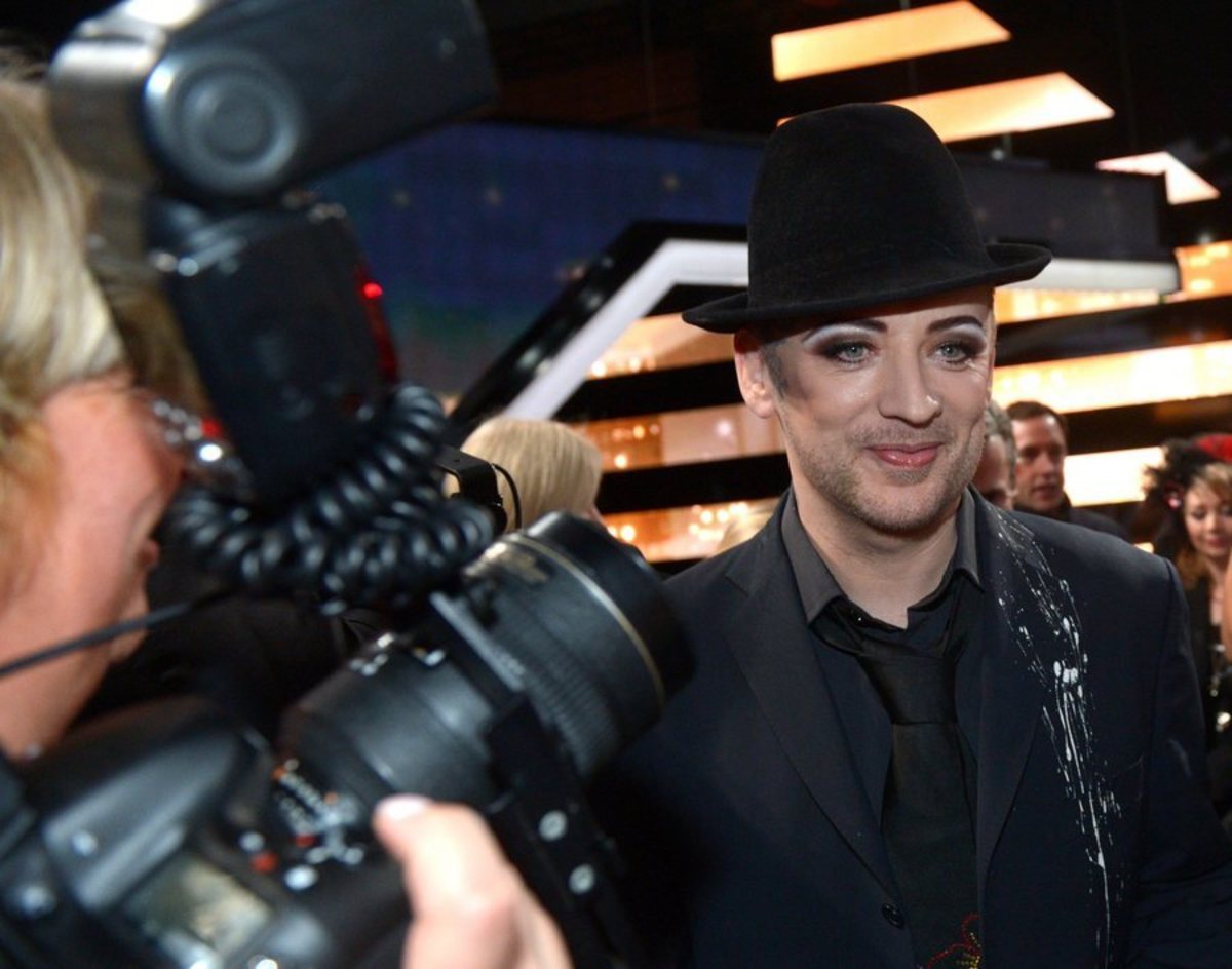 Σάλος στο Voice με τον Boy George! “Κοιμήθηκα με τον Prince”