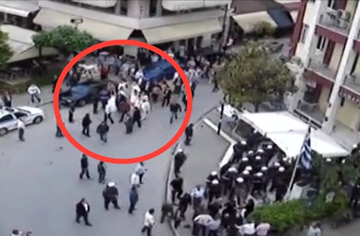 Η νύφη έπεσε σε… επεισόδια με διαδηλωτές και αστυνομικούς – ΒΙΝΤΕΟ