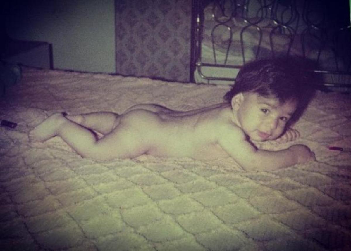 Αναγνωρίζεις το γυμνό αγοράκι της φωτογραφίας; Είναι διάσημος πρωταγωνιστής του Μπρούσκο!