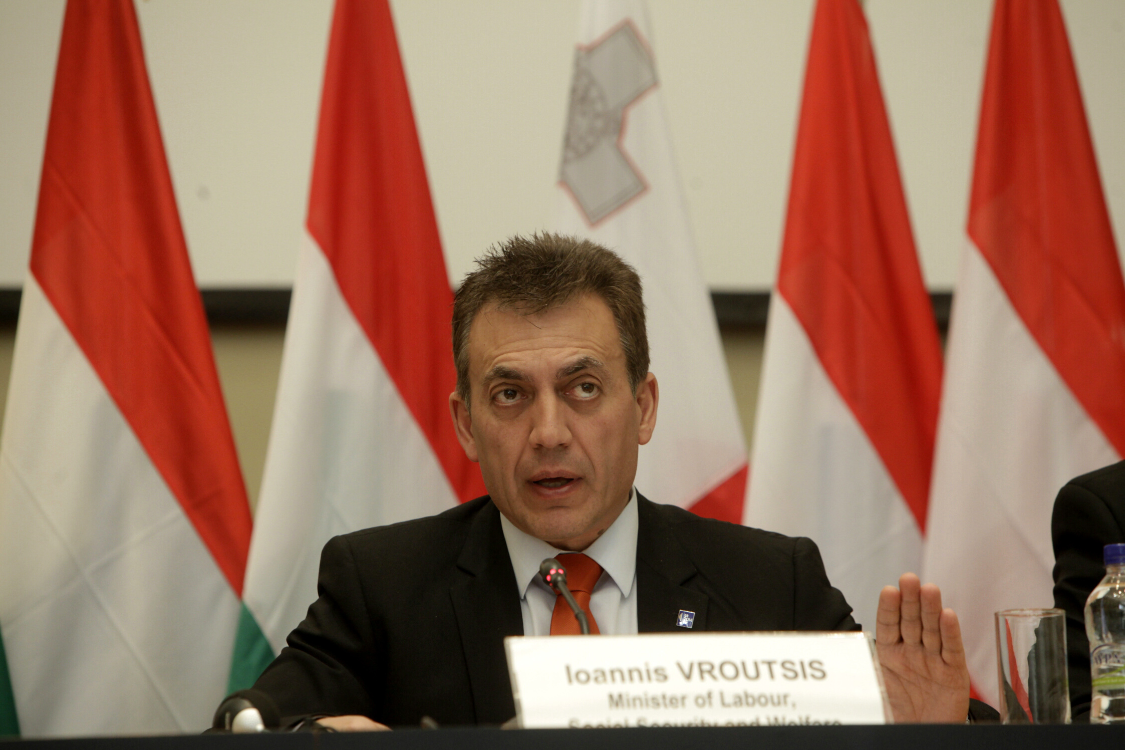 Τελευταίες πληροφορίες: Παραμένει στο Εργασίας ο Βρούτσης