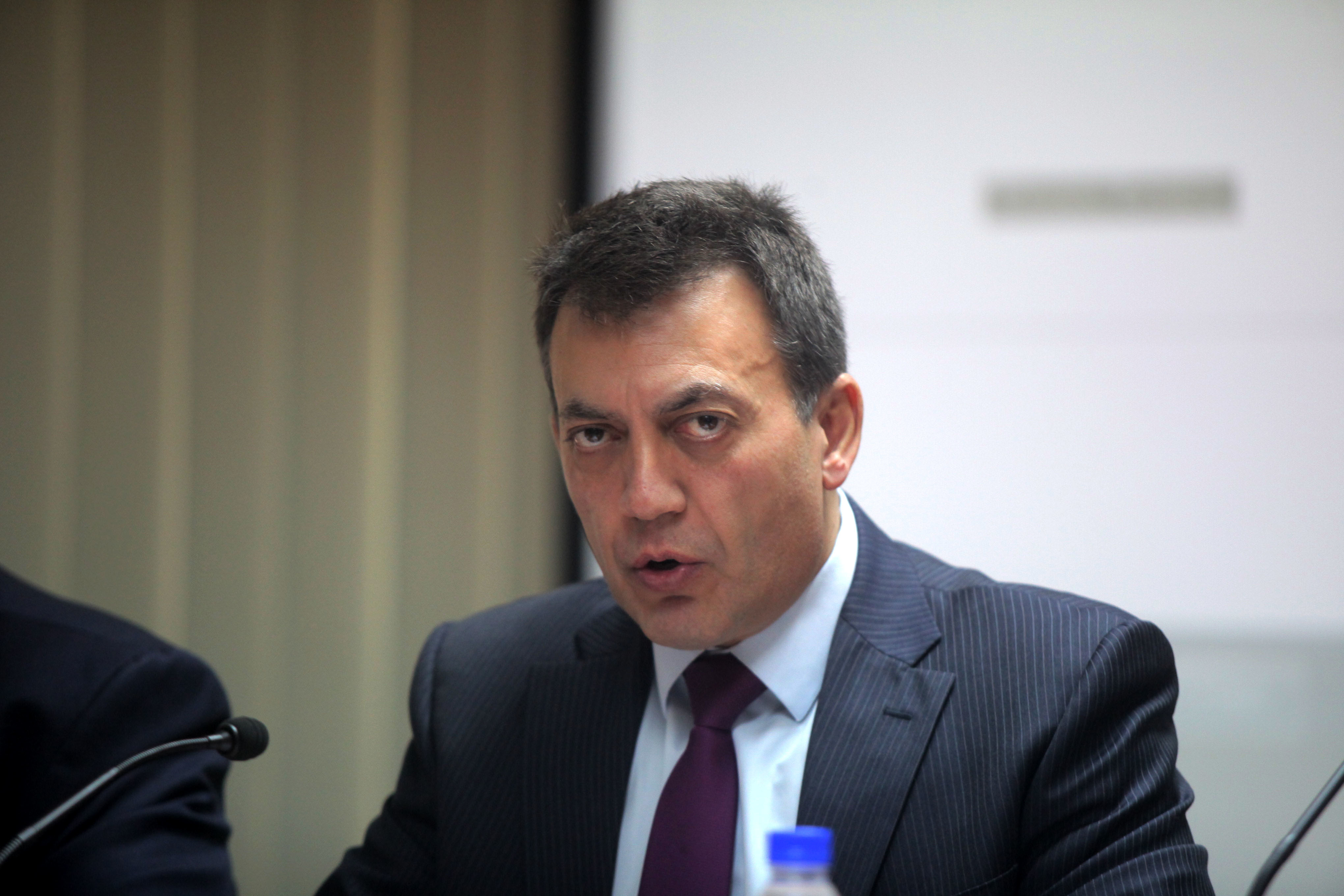 Δέσμευση Βρούτση πως δεν θα μειωθούν τα εφάπαξ βοηθήματα