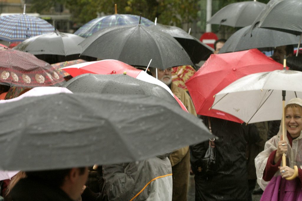 Κακοκαιρία με καταιγίδες και χιόνια από σήμερα – Τι καιρό θα κάνει το τριήμερο της Καθαράς Δευτέρας