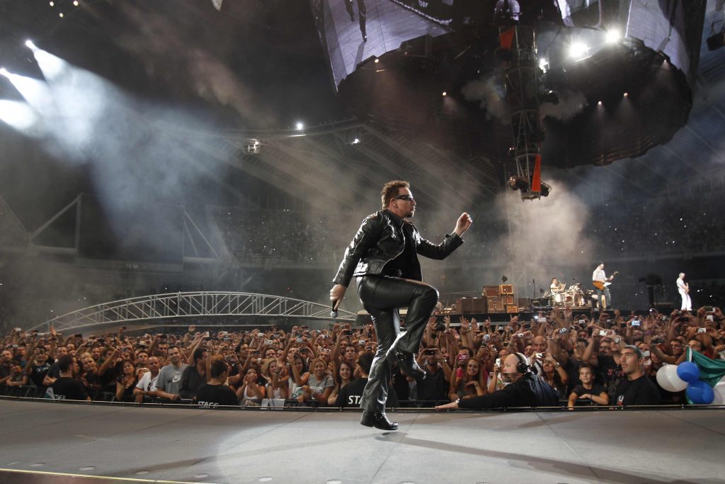 Φαντασμαγορική η συναυλία των U2 στην Αθήνα – Bono: Έλληνες θα τα καταφέρετε με την κρίση