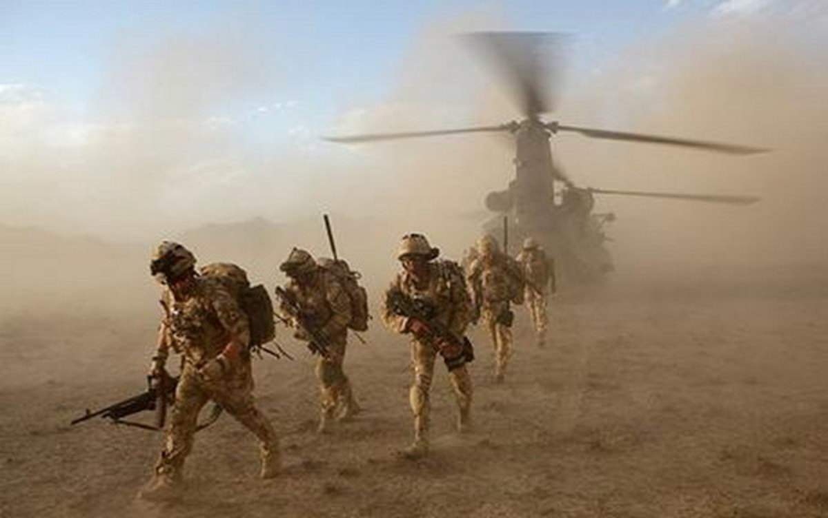 Ο Κάμερον αποσύρει 3.800 βρετανούς στρατιώτες από το Αφγανιστάν