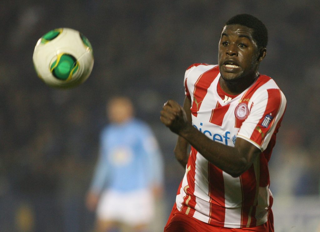 Ολυμπιακός: “Δίνει Κάμπελ για Ρομπέρτο η Άρσεναλ”