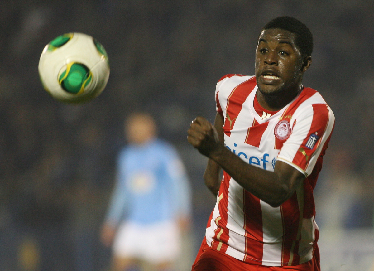 Ολυμπιακός: “Δίνει Κάμπελ για Ρομπέρτο η Άρσεναλ”