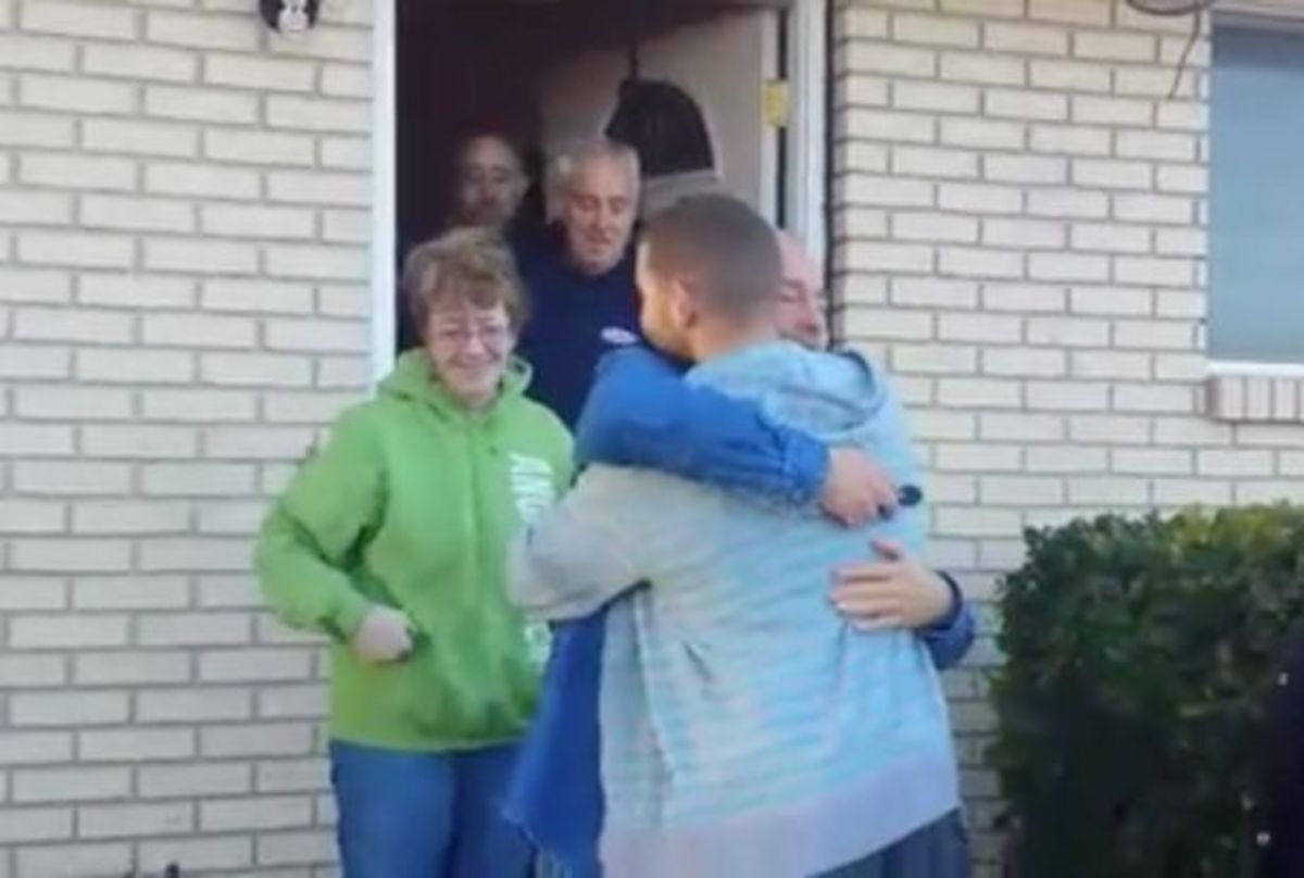 Συγκινητικό! Ζευγάρι αγόρασε αυτοκίνητο σε άγνωστο