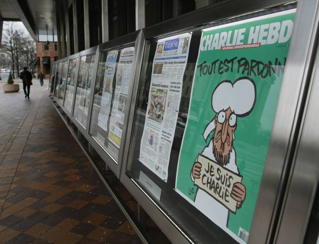 Ιδρυτικό μέλος του Charlie Hebdo σπιλώνει τη μνήμη του εκδότη: Έσυρε την ομάδα του στον θανάτο