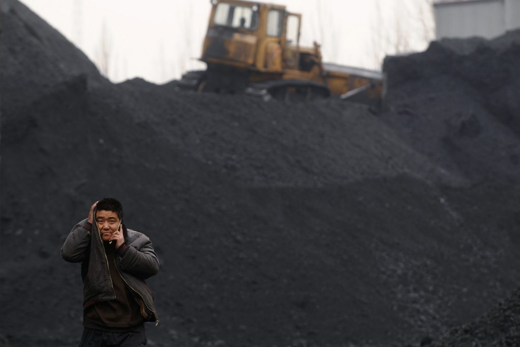 Τα παράνομα ορυχεία στην Κίνα φυτρώνουν σαν τα μανιτάρια. ΦΩΤΟ REUTERS
