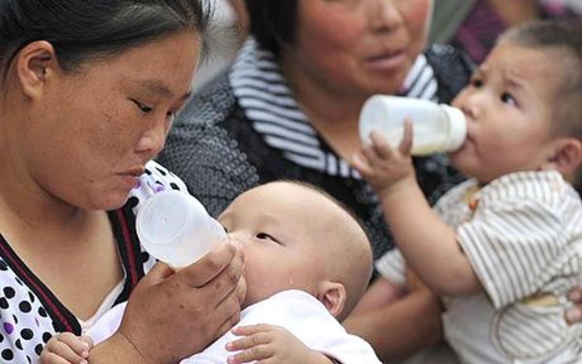 Κίνα: Ανακαλεί τις άδειες των μισών της εταιρειών παραγωγής γάλακτος