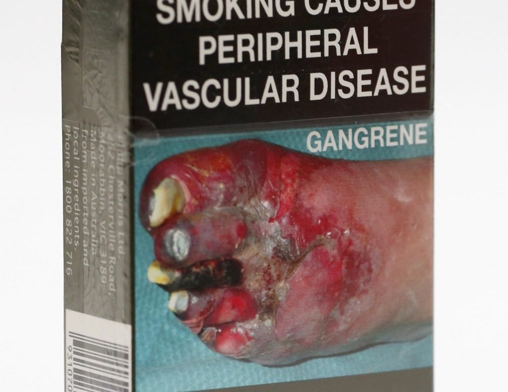 Μόνο με φρικιαστικές εικόνες τα πακέτα των τσιγάρων στην Αυστραλία – ΦΩΤΟ