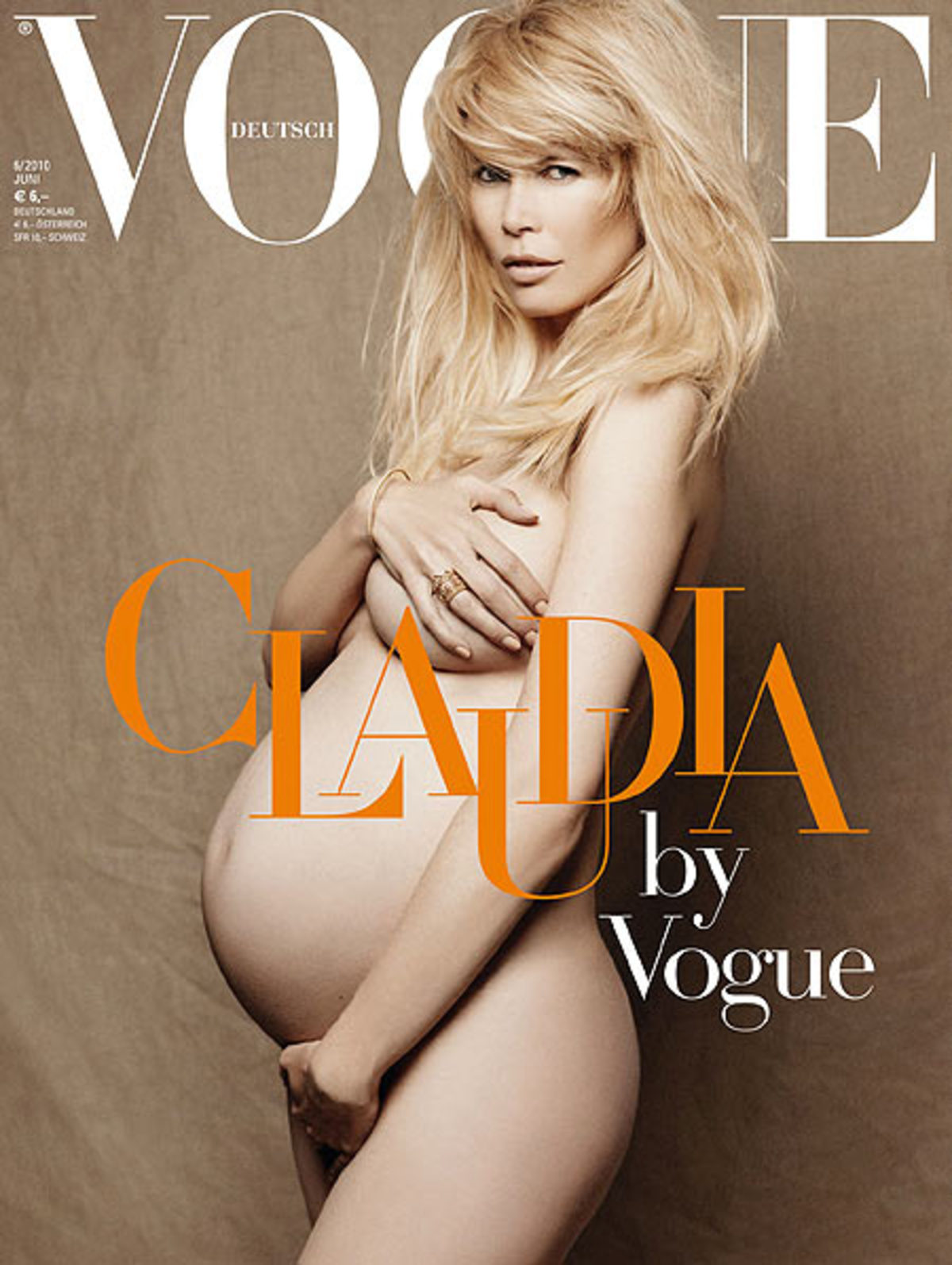 Η έγκυος Claudia Schiffer έκανε γυμνή φωτογράφηση!