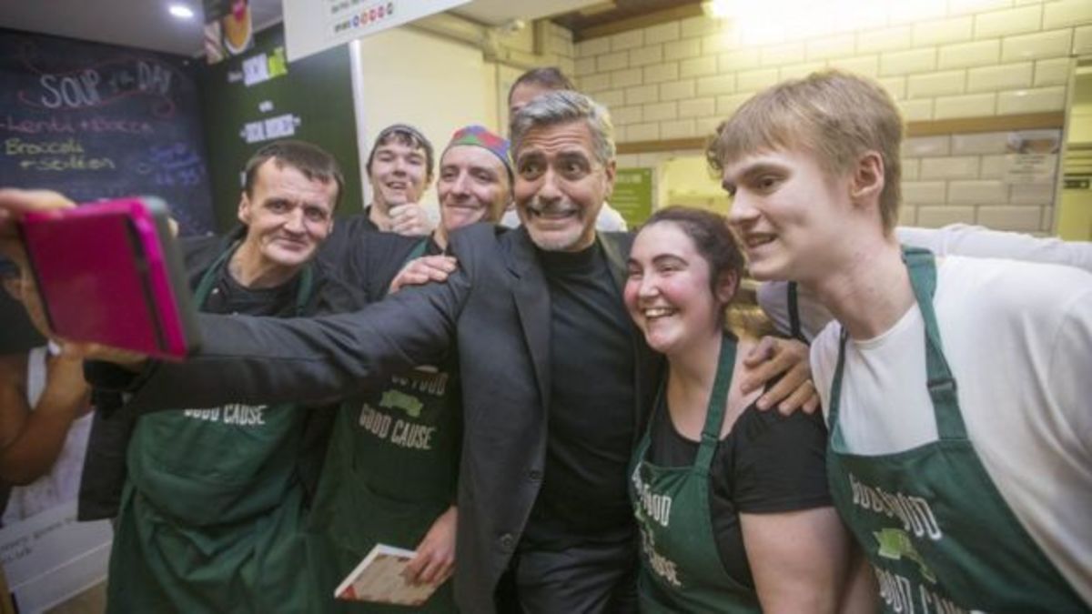 Καβούρια στις τσέπες! Πόσα έδωσε ο George Clooney στο καφέ των αστέγων