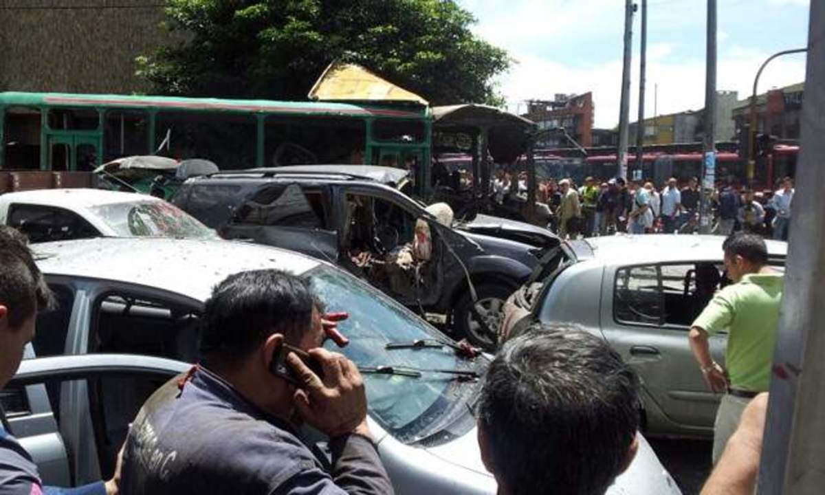 Κολομβία: Δύο νεκροί και πολλοί τραυματίες από έκρηξη σε λεωφορείο